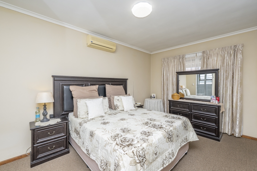 3 Bedroom Property for Sale in De Oude Spruit Western Cape